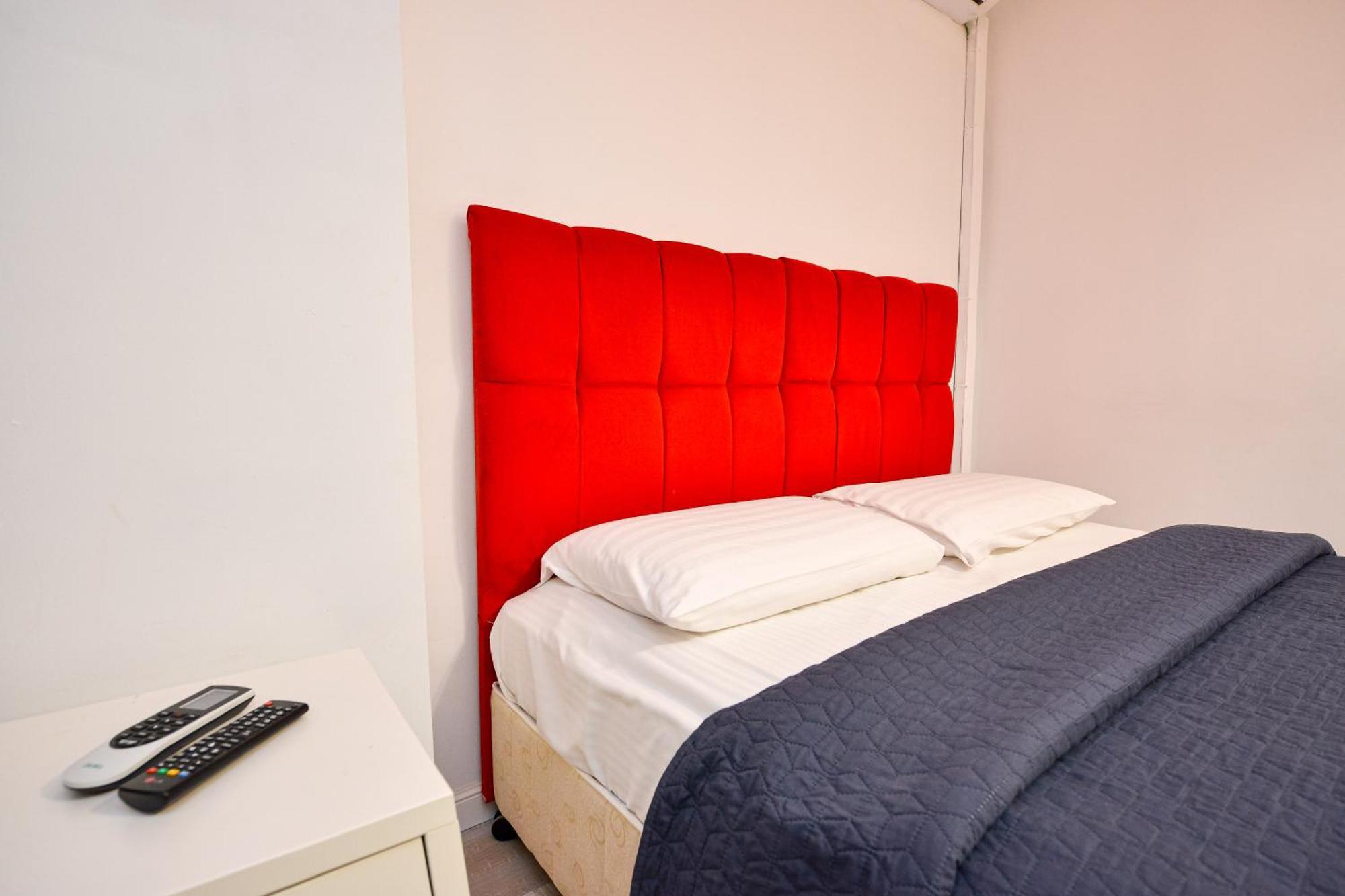 Dracula Adventure Tours Accommodation Boekarest Buitenkant foto
