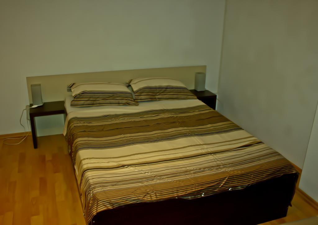 Dracula Adventure Tours Accommodation Boekarest Buitenkant foto